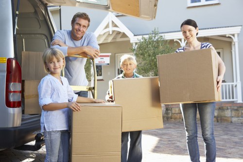 Professional packing support for apartments and family homes in Watford